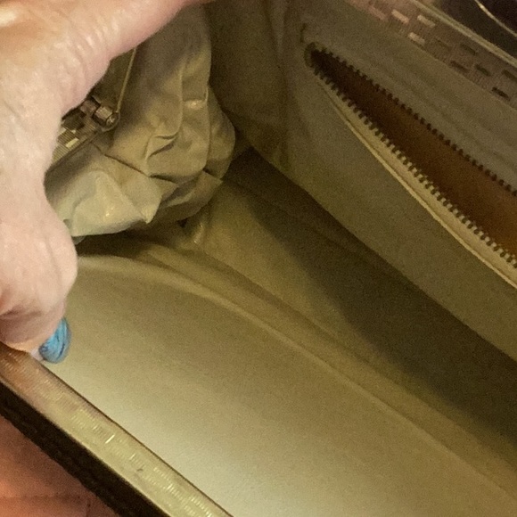 Vintage black velvet handbag with embroidery and beads probably 1950s or 60s - Picture 3 of 3